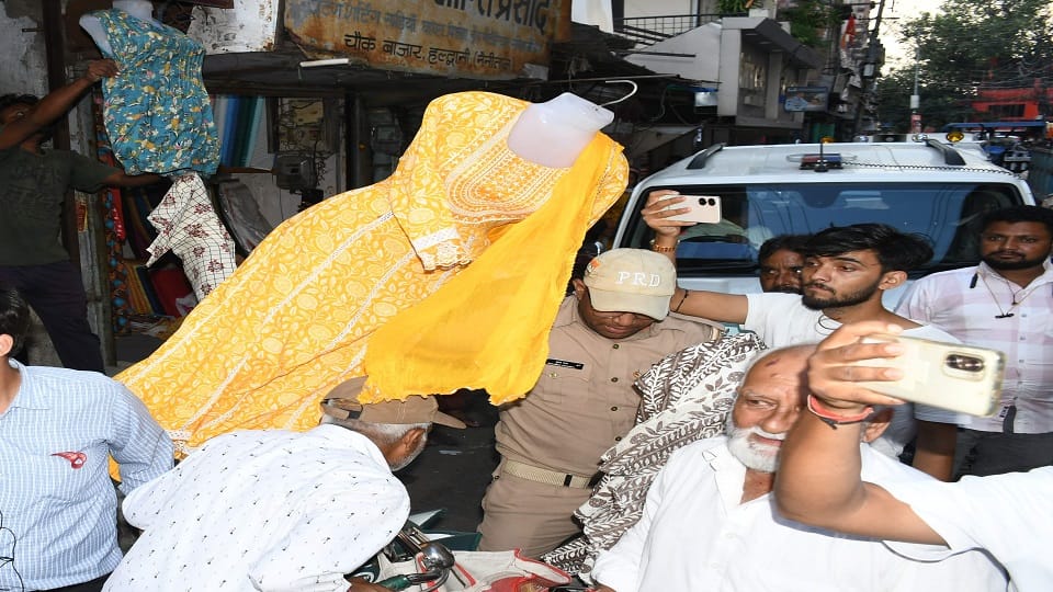Campaign to remove encroachment started from karkhana market in haldwani