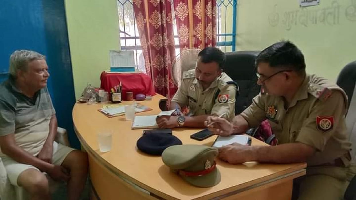 Theft in trader shop in Mandi premises in tilhar shahjahanpur