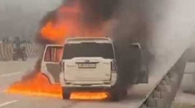 Scorpio belonging to visitor to Vindhyachal caught fire due to short circuit
