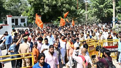 Uproar over Yeti Narasimhanand statement Stone pelting on police in Meerut, students protest in Aligarh