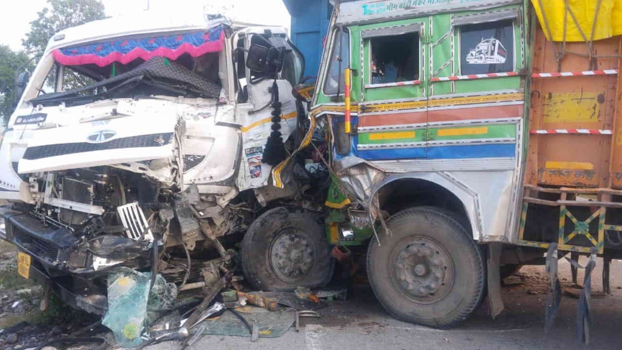 Terrible collision between two trucks on Delhi-Yamunotri National Highway vikasnagar Dehradun News