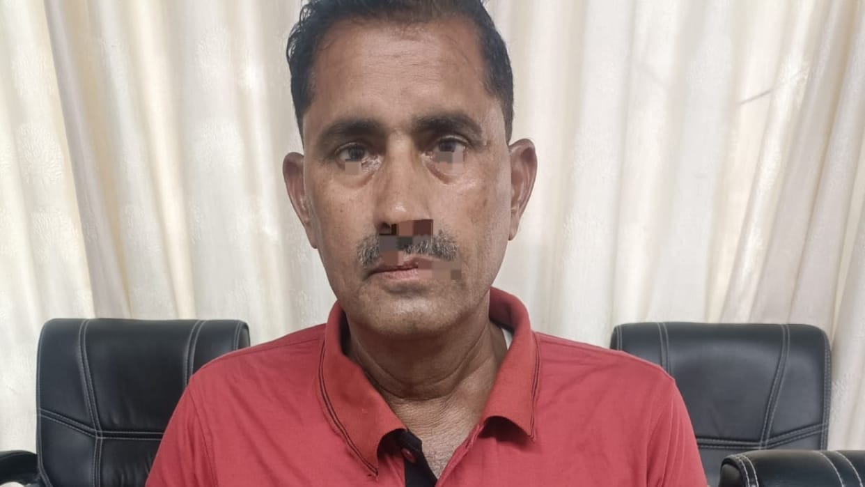 Inspector arrested for taking bribe of 20 thousand rupees in Badaun