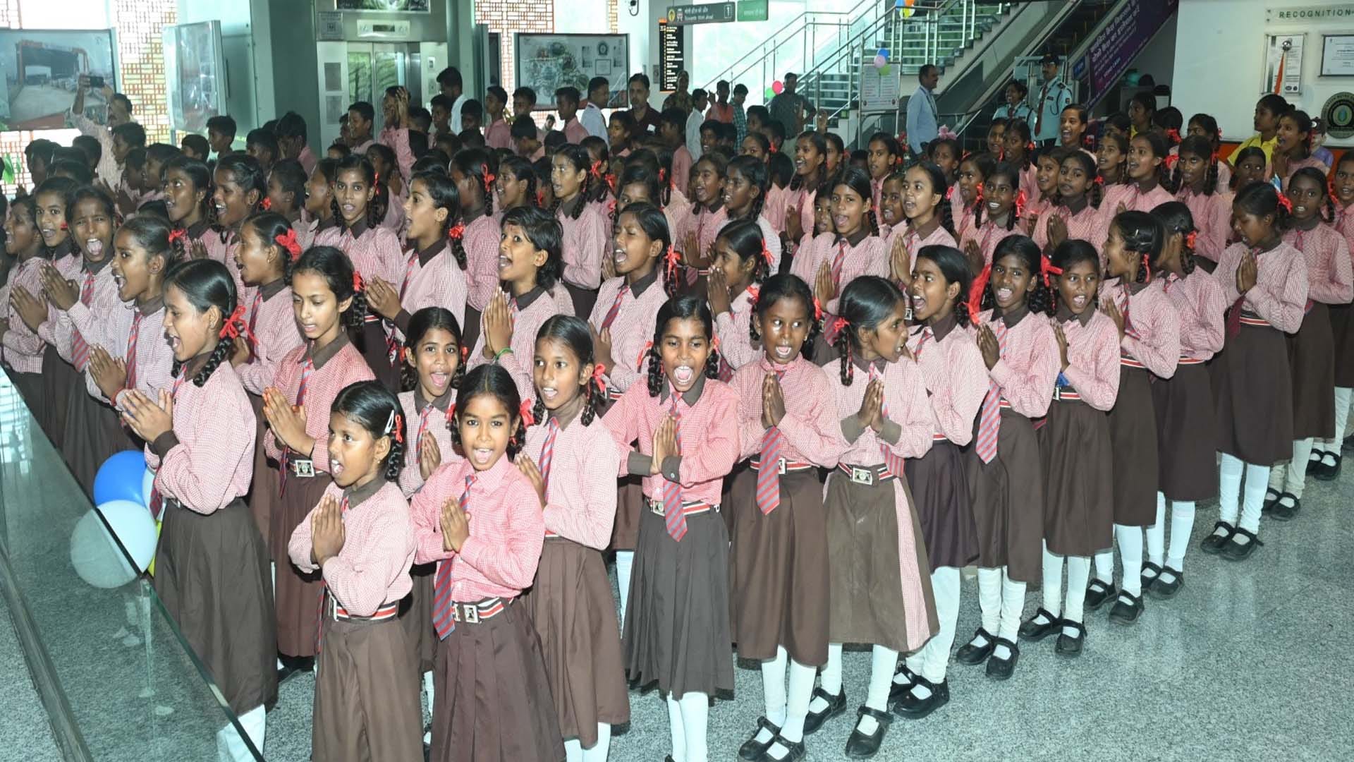 Amar Ujala Event: One thousand children from 15 government schools took a trip by metro