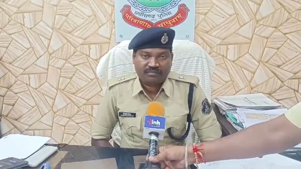 Illegal online betting business is flourishing out of the reach of police in Baloda Bazar Bhatapara