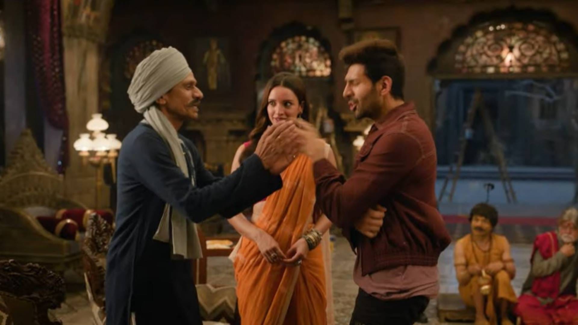 Bhool Bhulaiyaa 3 VS Singham Again Trailer: Netizens praising ajay Devgn Movie infront of kartik aaryan film