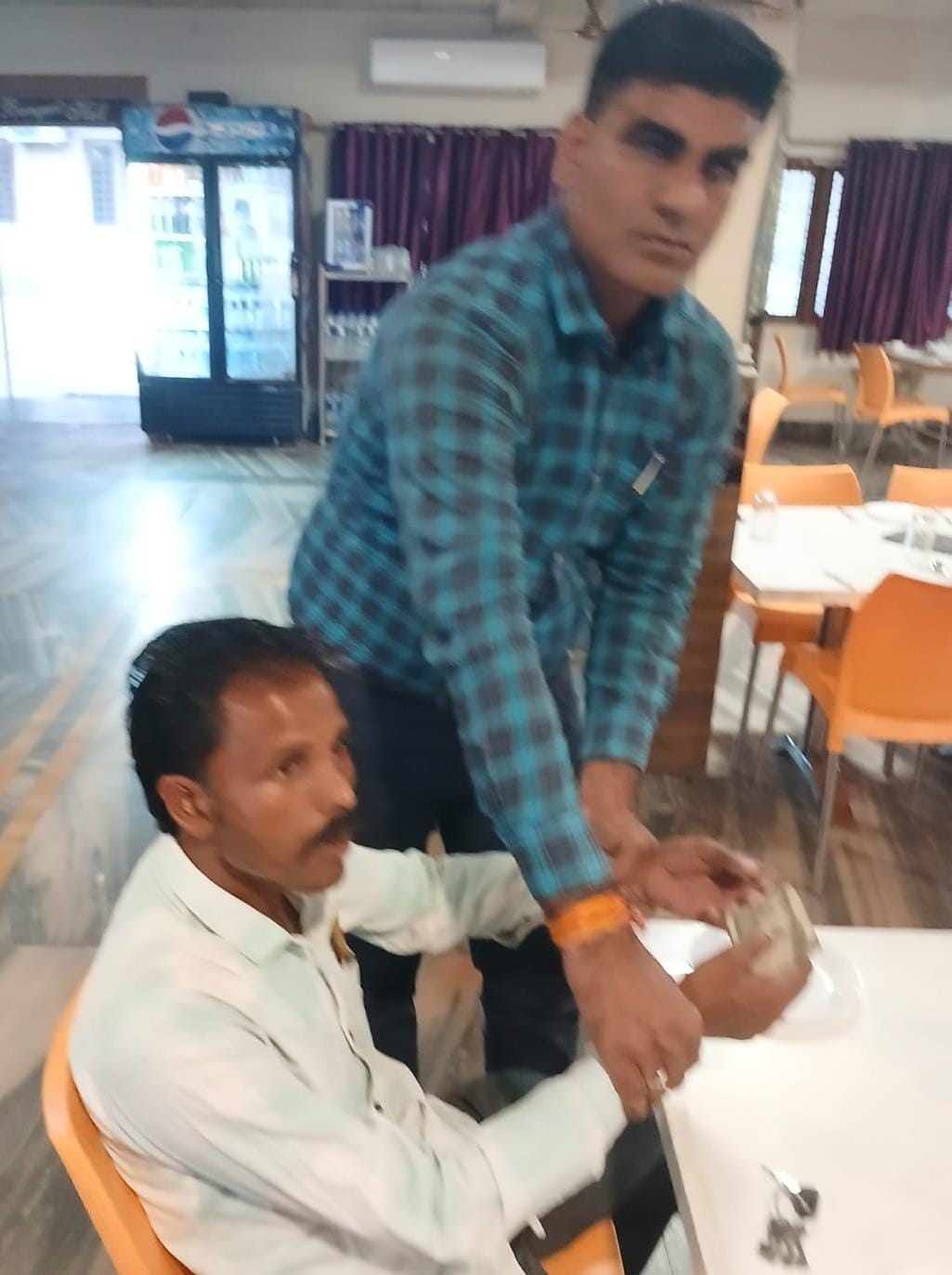 Bhopal: Lokayukta arrested Kolua Sarpanch of Bhopal for taking bribe, demanded 1 lakh for giving NOC to contra