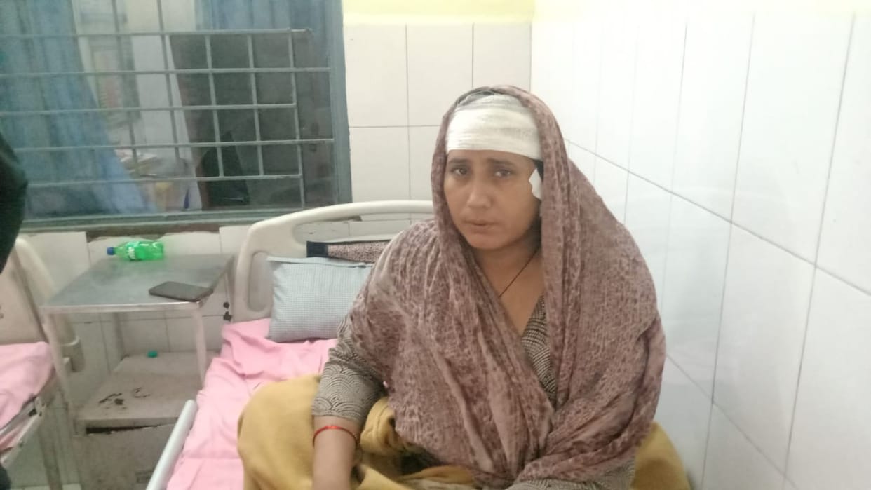 West UP News Live: Robbery in Saharanpur, family beaten up, snakes found in temple