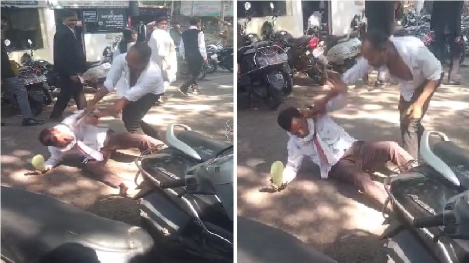 Shoes were pelted heavily on a young man in court In Jhansi