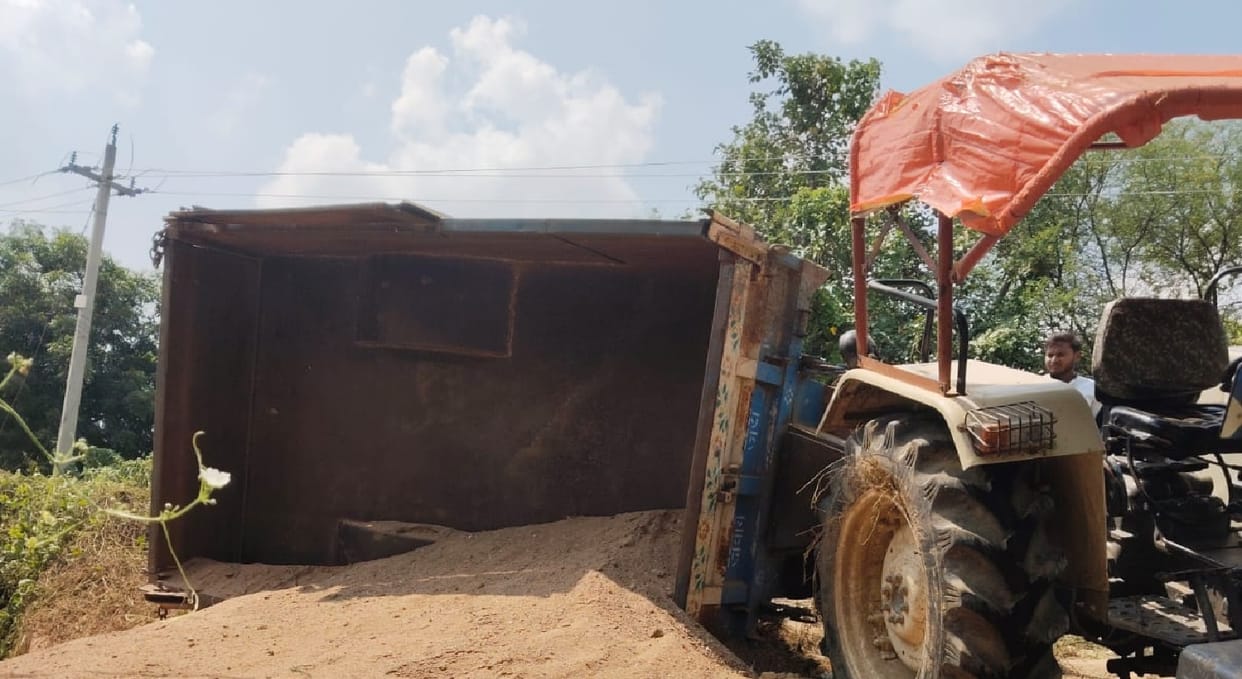 Tractor-trolley overturned, driver died after being crushed, was bringing gravel after illegal mining