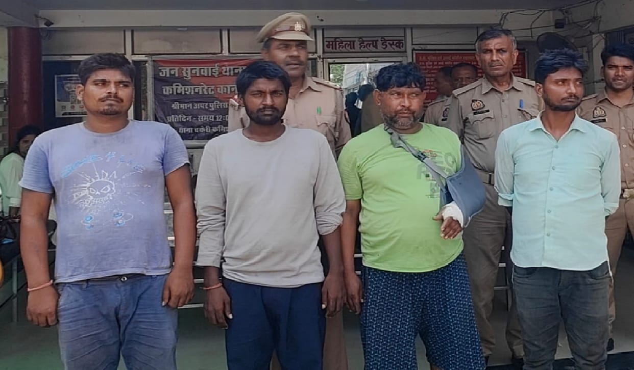 Police arrested four thugs, they had cheated a relative of DCP East in Varanasi, gang leader is absconding