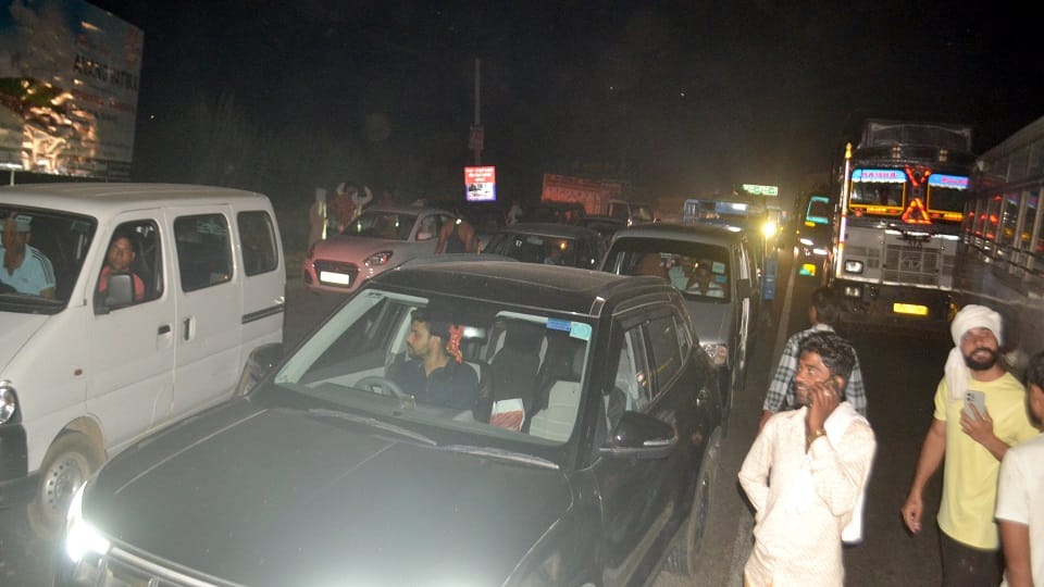 Shamli: Farmers opened the highway jam after 35 hours, villagers of many villages traveled to the highway