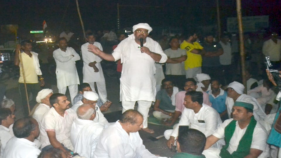 Shamli: Farmers opened the highway jam after 35 hours, villagers of many villages traveled to the highway