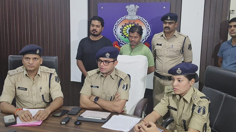 International human trafficking exposed police arrested three accused including a couple from Mumbai in Durg