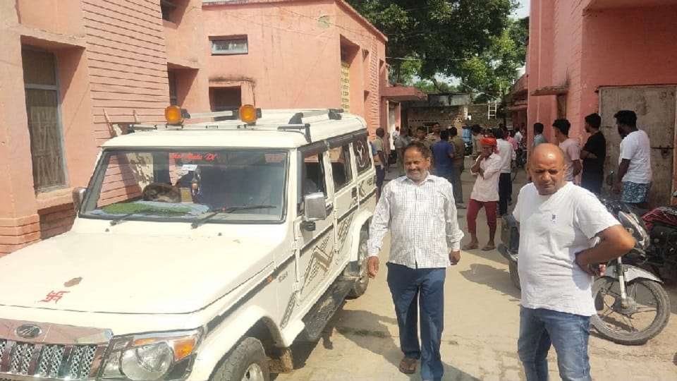 Uncontrolled Bolero car ran over an old man, causing his death, family demanded justice