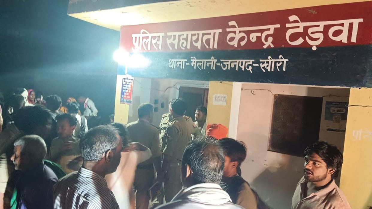 private bus collided with tanker parked on the highway 15 pilgrims injured in shahjahanpur