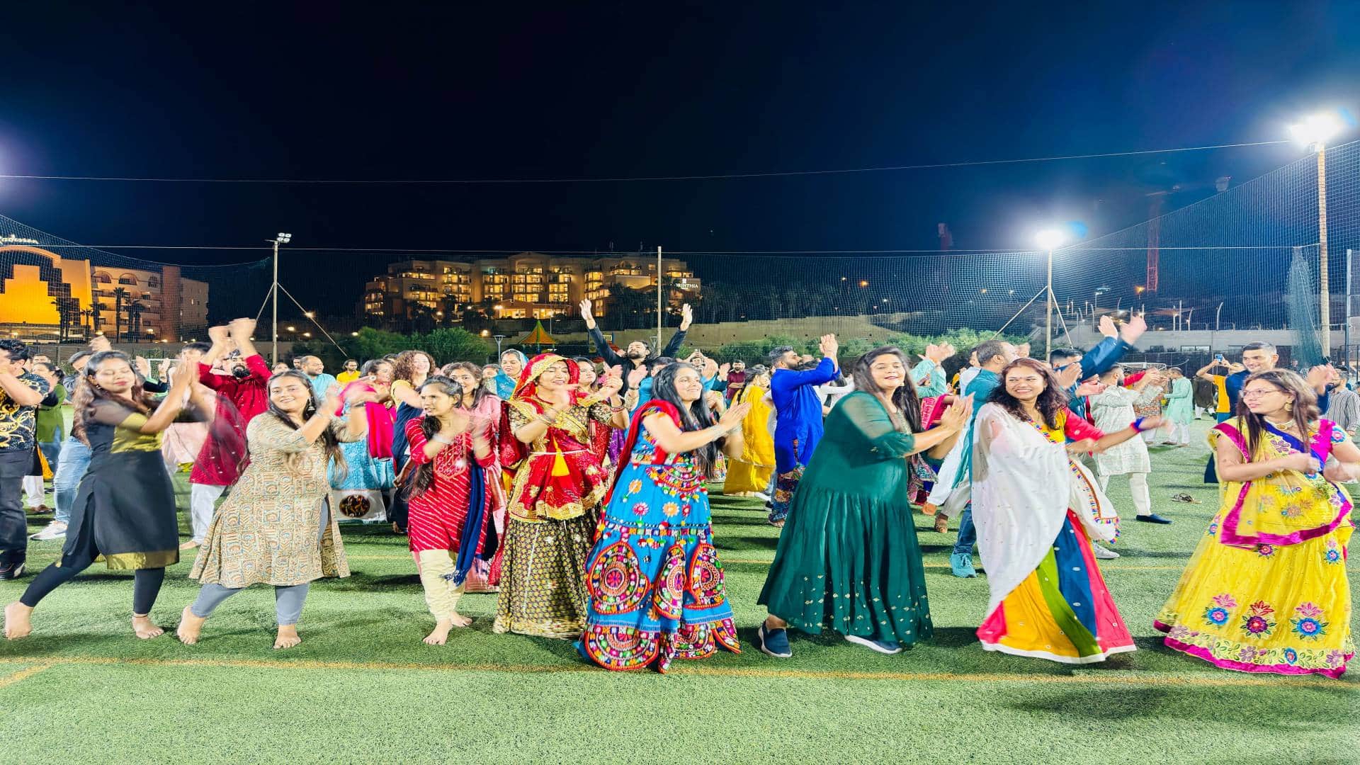 Rajasthan splendor of Hindu Navratri was seen in Europe too foreigners also performed Garba see pictures
