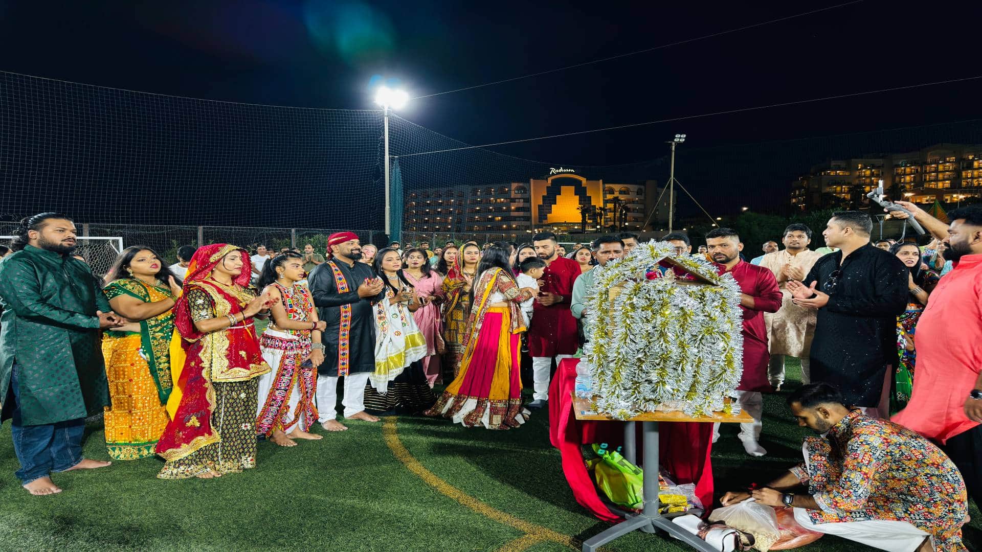 Rajasthan splendor of Hindu Navratri was seen in Europe too foreigners also performed Garba see pictures