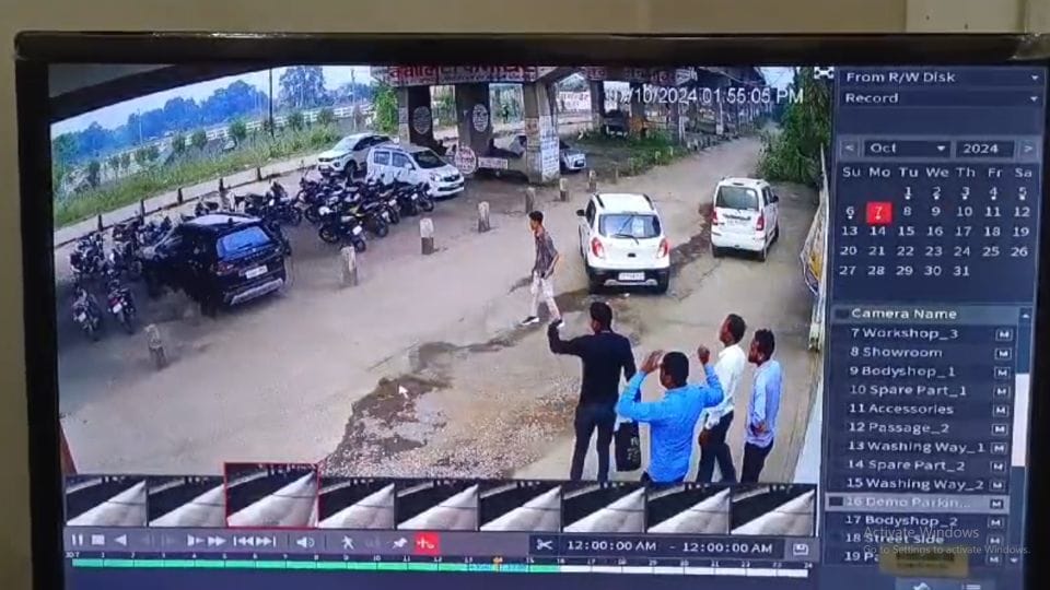 Car hits four bikes from showroom in Janjgir Champa