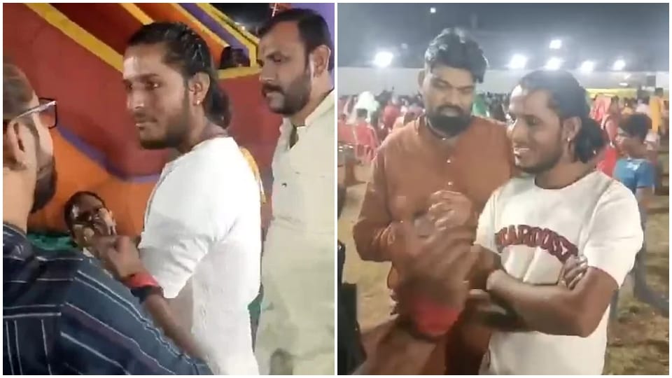 Ujjain News Firoz reached Garba pandal with condom Hindu organization members beat him