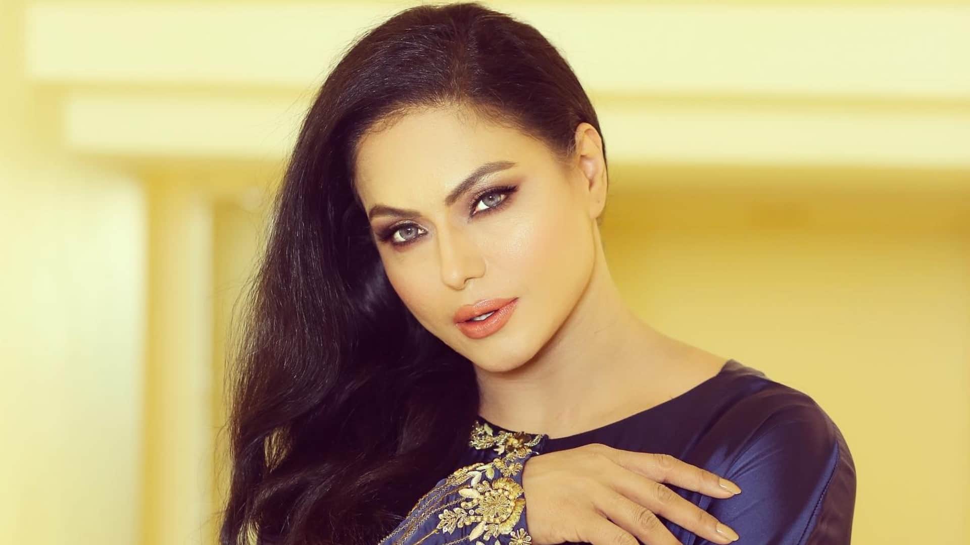 Bigg Boss Lovers Who Broke Up After Show Gauhar Khan Karishma Tanna Gautam Gulati veena malik