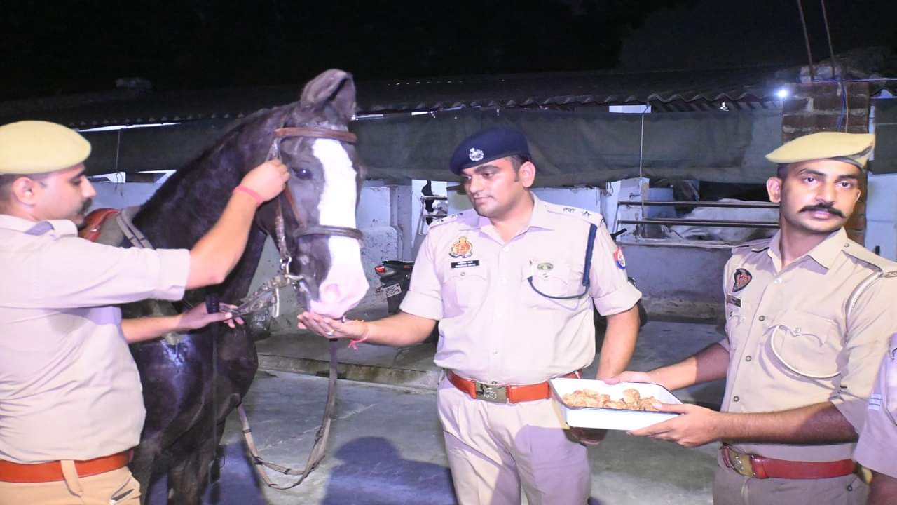 SSP patrolled on horse officers inspected the city in Bareilly
