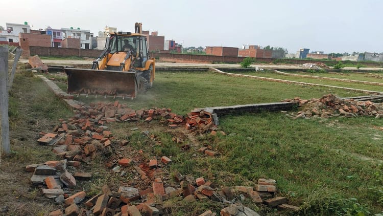 यूपी – UP News: छह अवैध कॉलोनियों पर चला बुलडोजर, कॉलोनाइजरों में खलबली; यहां जांच परख कर ही खरीदें प्लॉट – INA