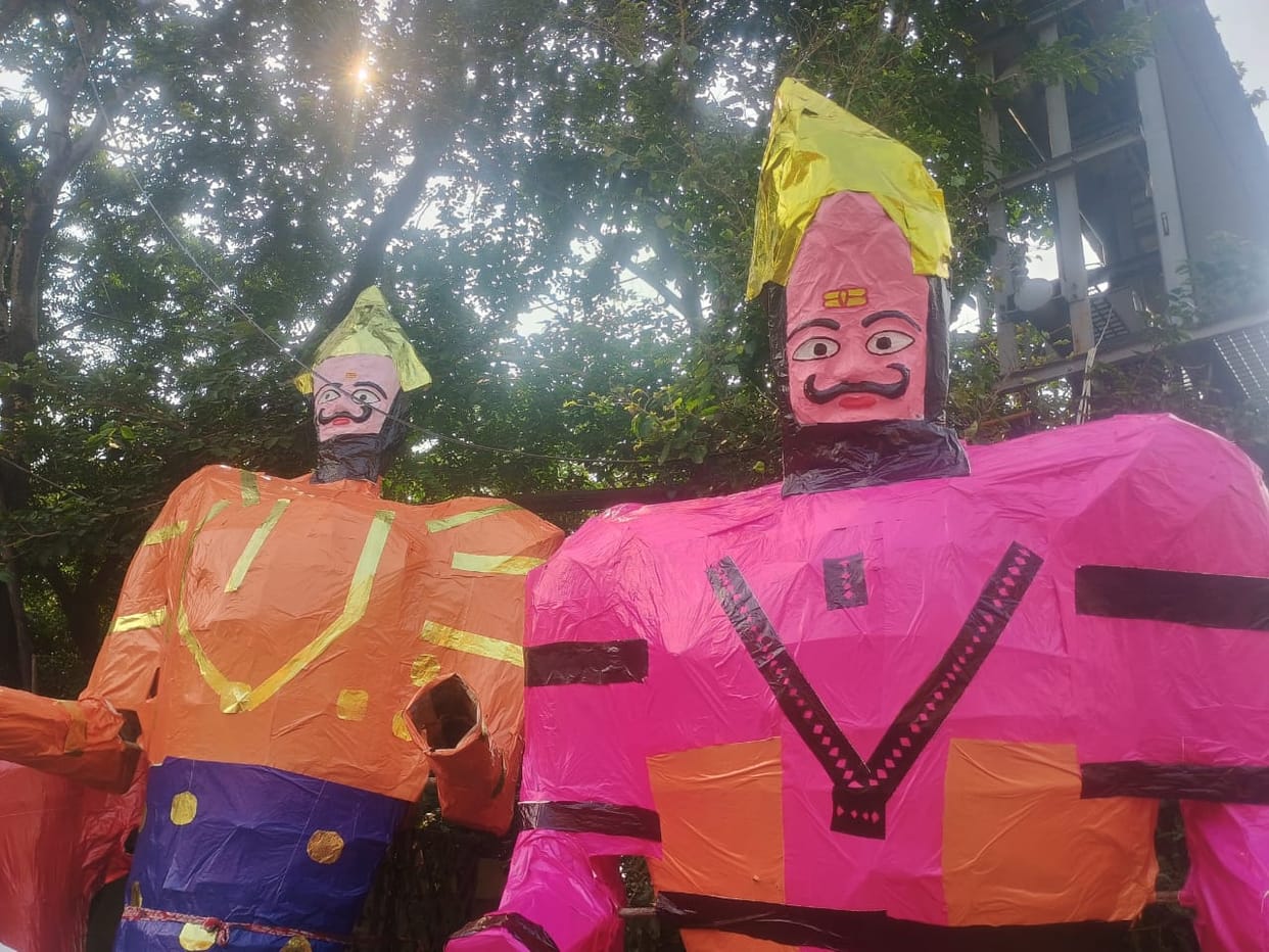 Bhopal: Javed from Rajasthan prepared the state's biggest Ravana in Bhopal, made a 105 feet Ravana in 1 month