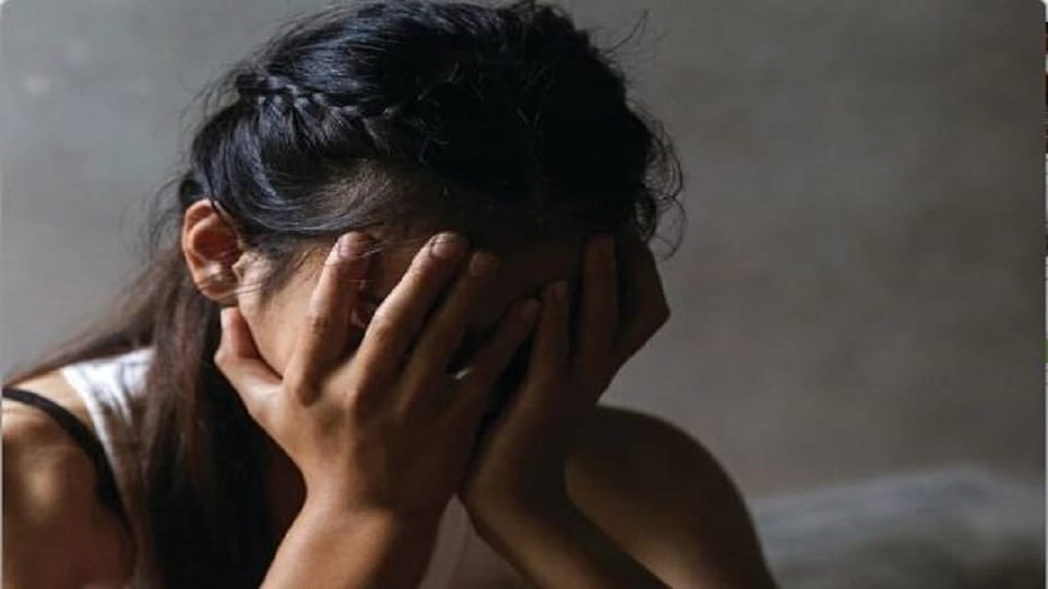 Cruelty to a 15 year old girl during returning after seeing the fair