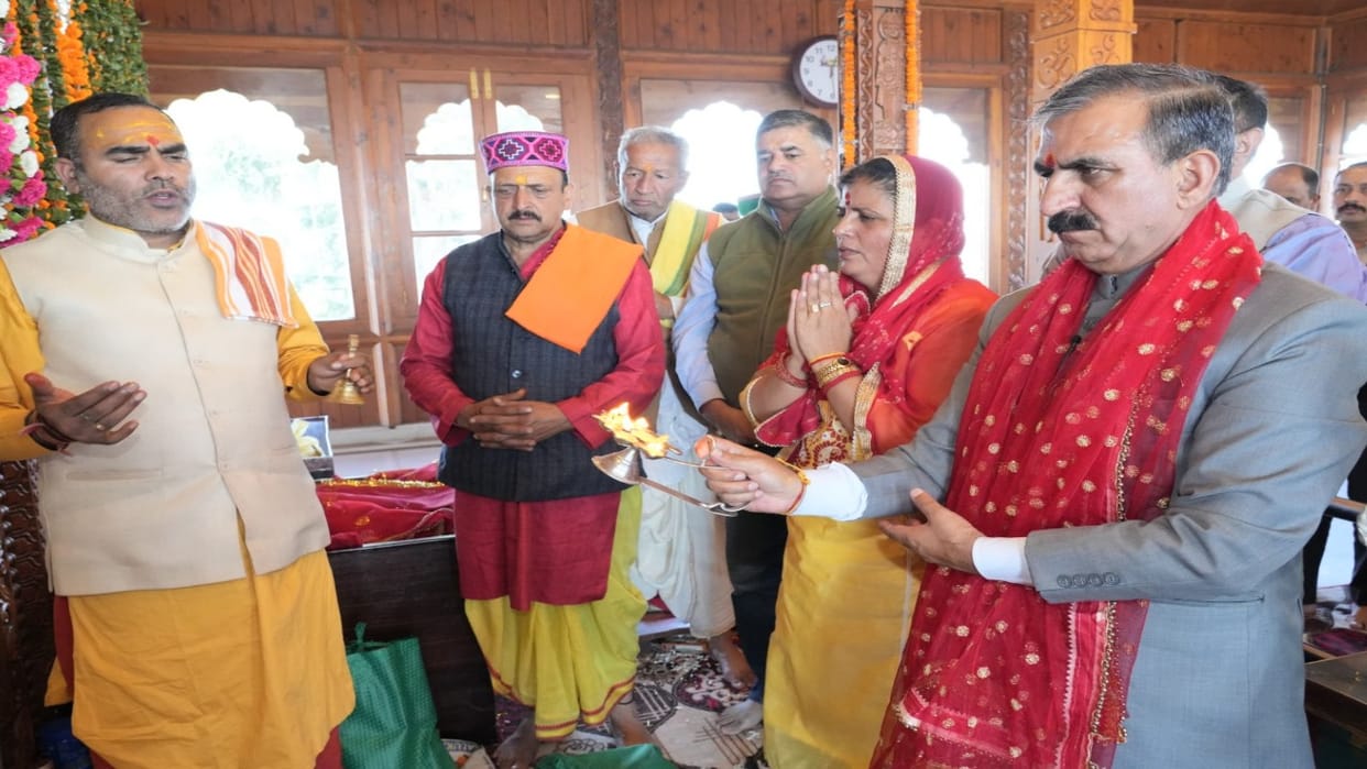 cm sukhvinder Sukhu along with his wife Kamlesh Thakur offered prayers at Tara Devi temple