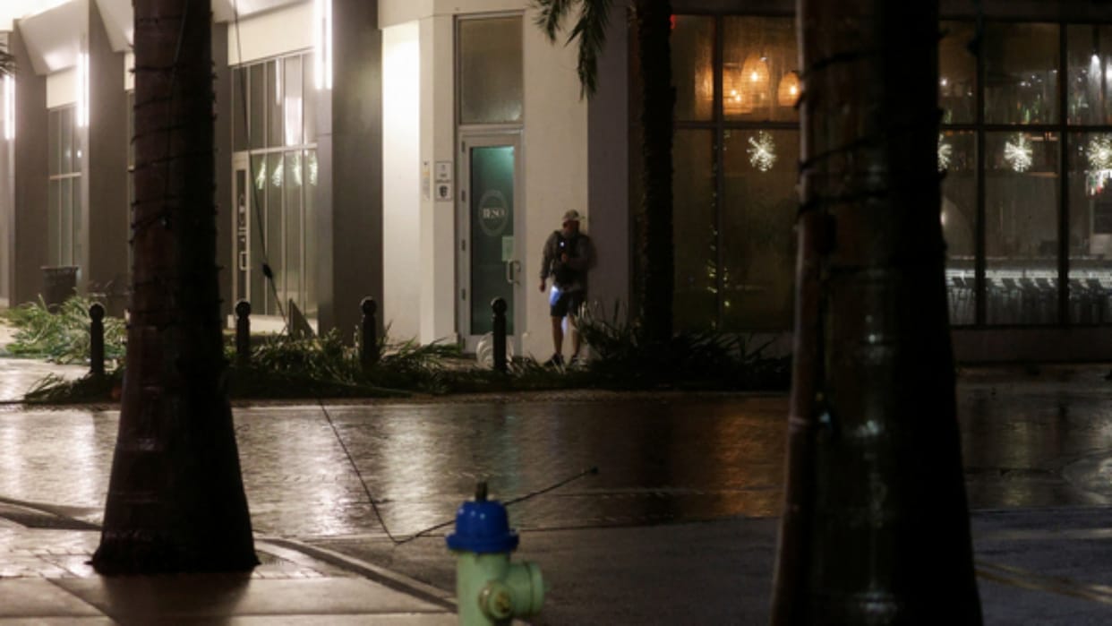 Climate Change impact Storm hurricane milton more strong severe hit on earth temperature rise