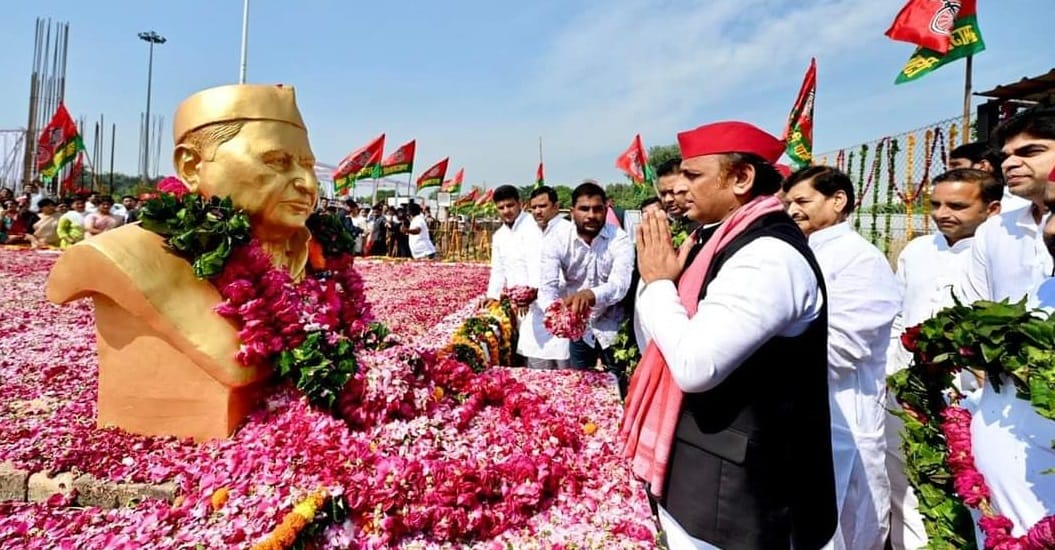 Mulayam Singh, Akhilesh Yadav paid tribute to Netaji, said Congress and SP will remain in alliance