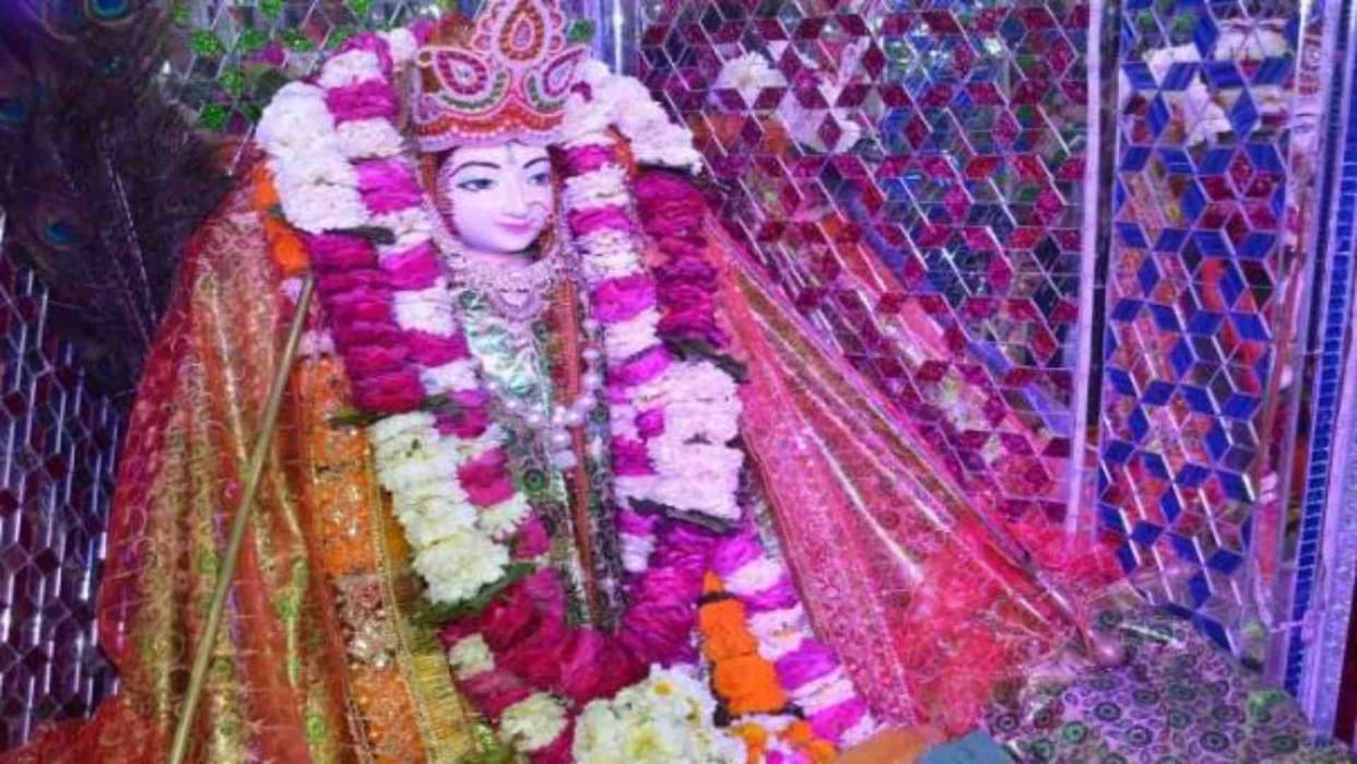 Alwar News: Obscene songs are being played on DJ at Karni Mata fair