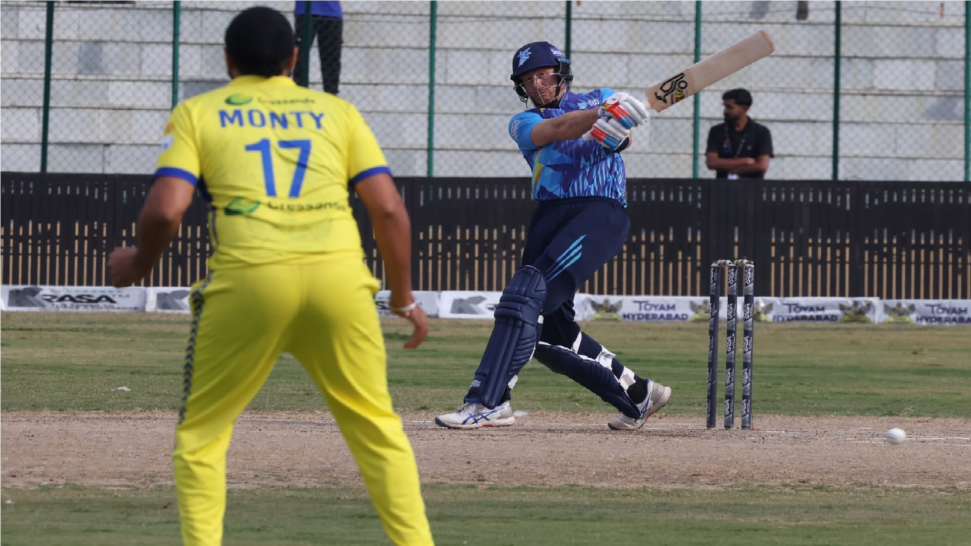 Legends League Cricket After 38 years cricket lovers saw international players playing on field in kashmir val