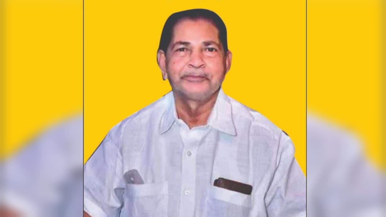 Phulpur By Election SP gave another chance to Mujtaba for the second time