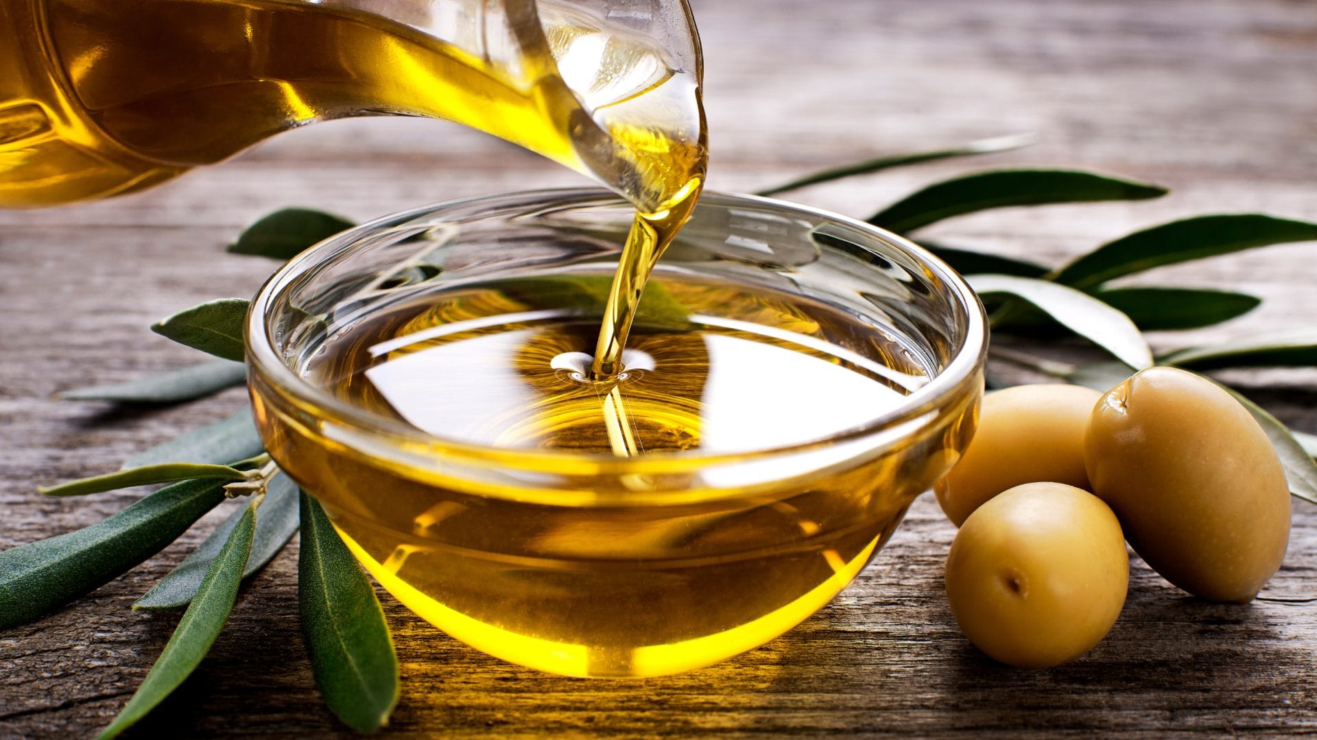 Skin Care Tips these oil will help to keep your skin hydrated in winter