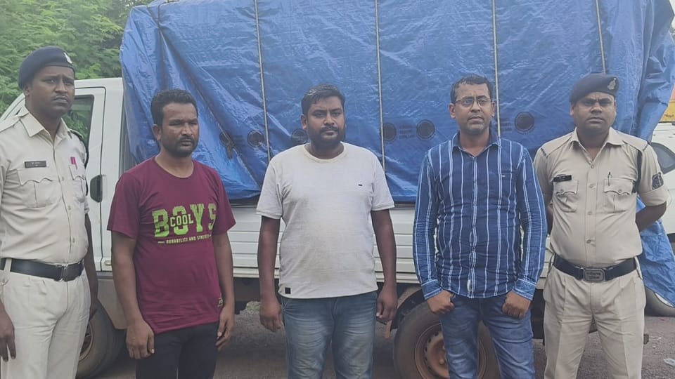 पुलिस की गिरफ्त में आरोपी