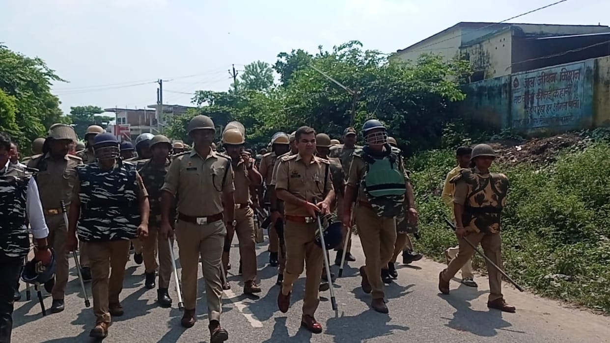 Vivek kidnapping murder case in jaunpur angry people blocked road and protest