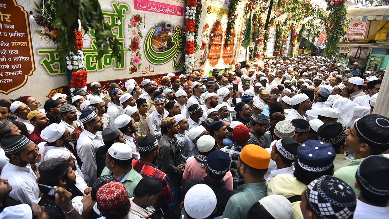 Pilgrims gathered in Saqlain Mian urs in Bareilly