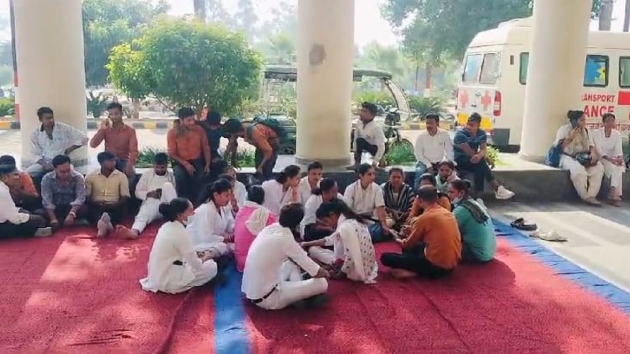 contractor threatened to fire the workers Government Medical College Badaun