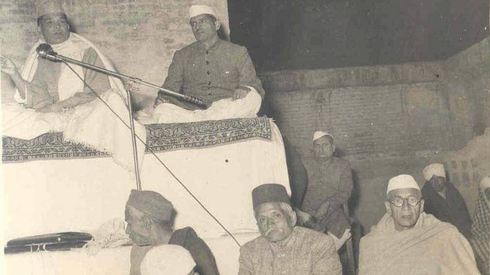 122nd Birth Anniversary: revolutionary personality Loknayak Jayprakash Narayan gave new direction to country