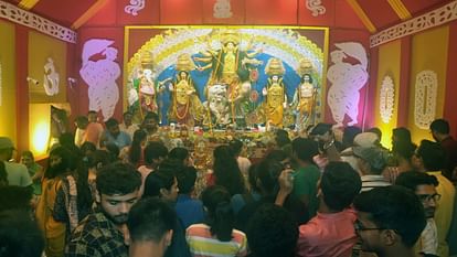 Navratri: Grand adornment of the Goddess, queue of devotees for darshan, echoing cheers