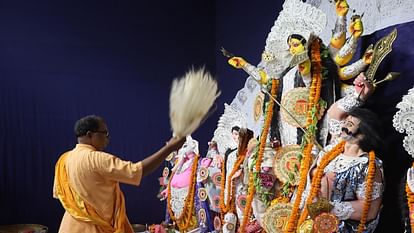 Navratri: Grand adornment of the Goddess, queue of devotees for darshan, echoing cheers