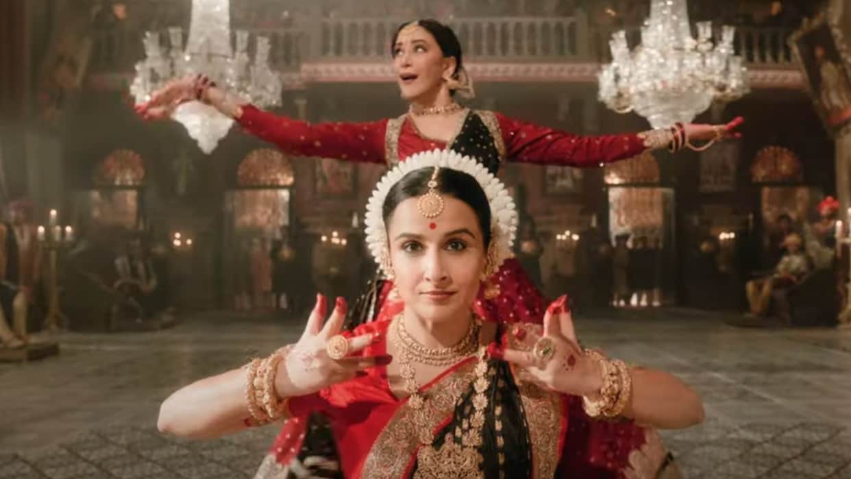 Madhuri Dixit vidya balan to launch bhool bhulaiyaa 3 song ami je tomar in Manjulika moment stage performance