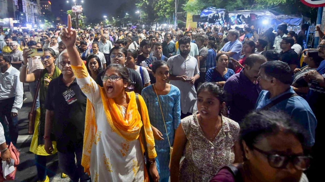 RG Kar horror: Junior doctors' fast unto death continue, one of them critical news updates