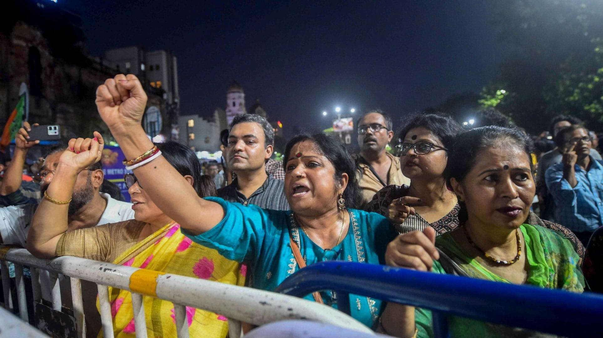 RG Kar horror: Junior doctors' fast unto death continue, one of them critical news updates