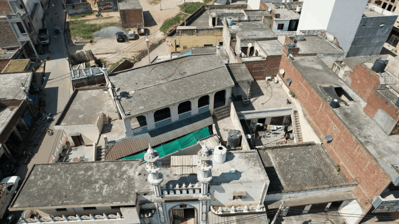 Friday prayers were offered peacefully in all mosques in Dasna yati narsinghanand controversy
