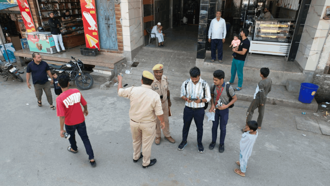 Friday prayers were offered peacefully in all mosques in Dasna yati narsinghanand controversy