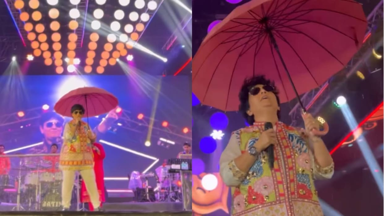 Falguni Pathak performed in heavy rains while holding an umbrella on stage Video goes viral on Internet