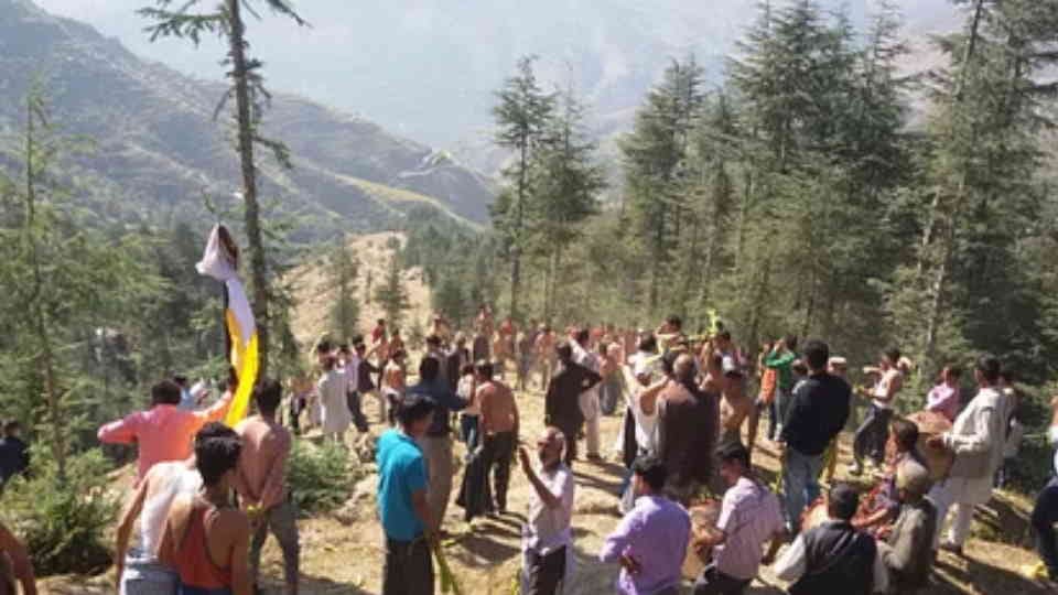 Dussehra 2024 People Doing War on Vijayadashami instead Ravan Dahan in Uttarakhand jaunsar bawar
