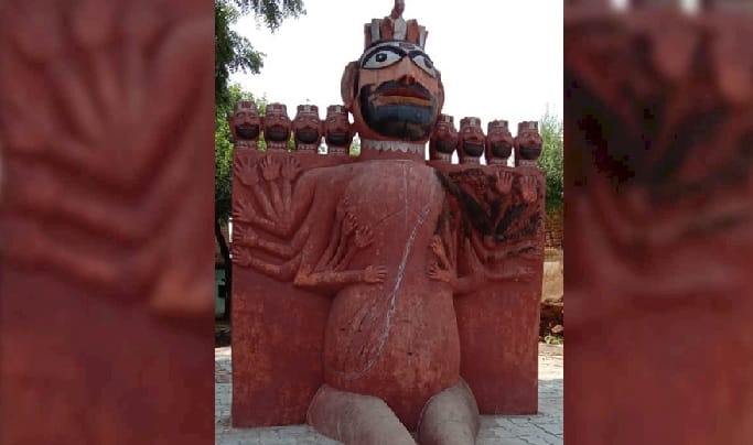 UP, Here Ravana is decorated on Dussehra, the tradition is hundreds of years old, effigy is not burnt